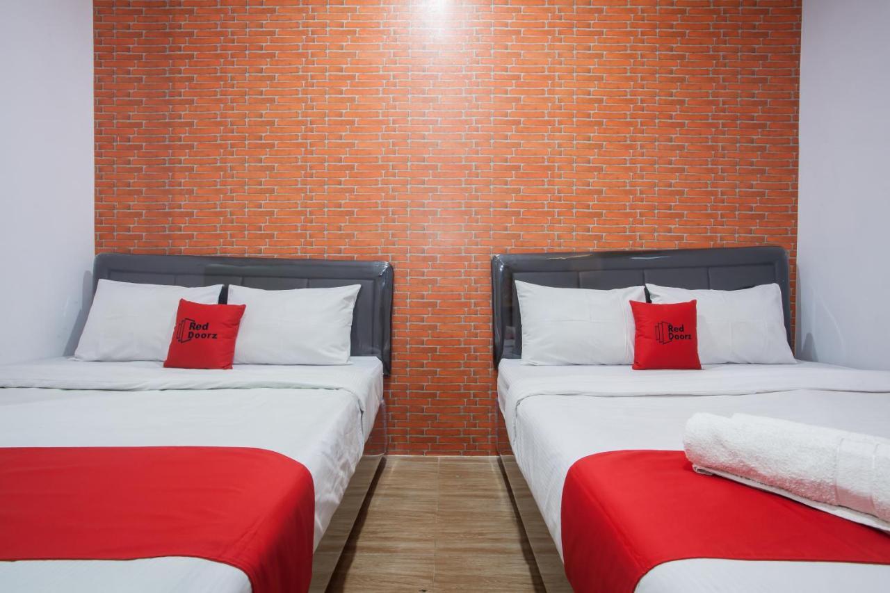 Reddoorz Plus @ Raya Sengkaling Malang Exterior photo